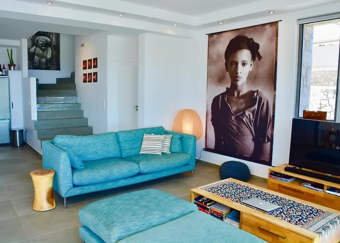 Kokinogremos Villa *