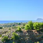 Kokinogremos Villa *