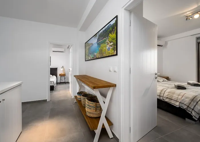 Kokinogremos * Kalithiész