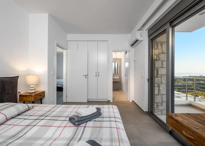 Kokinogremos Βίλα *