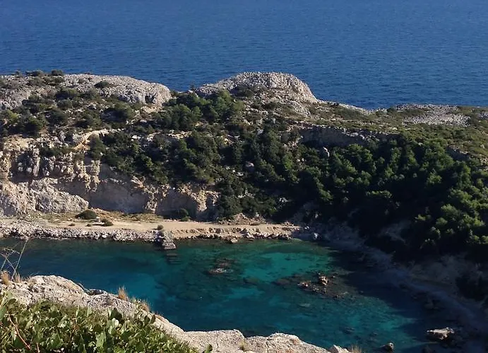 Βίλα Kokinogremos