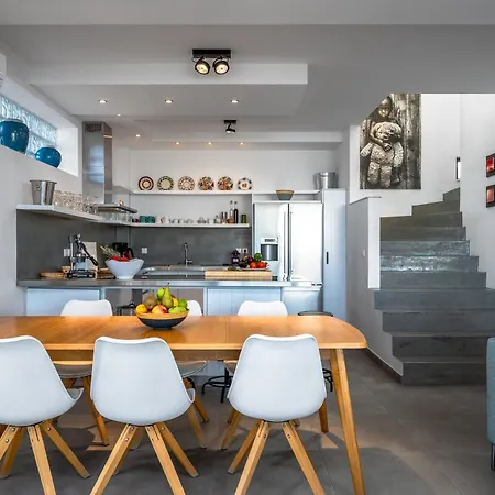 Kokinogremos Καλυθιές