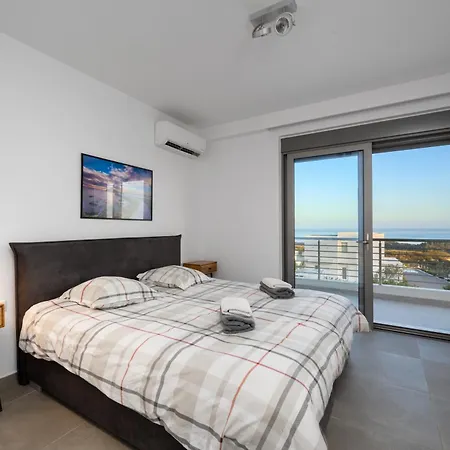 Βίλα Kokinogremos Καλυθιές