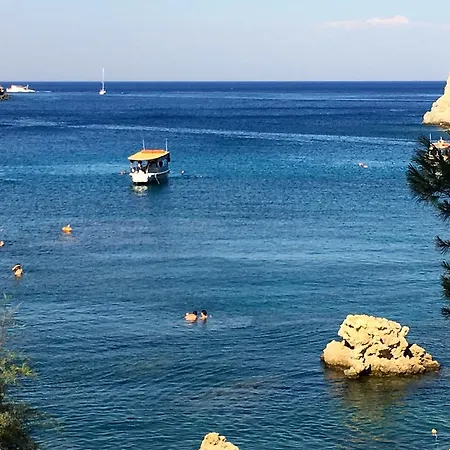 Βίλα Kokinogremos Καλυθιές